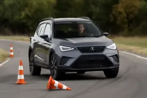 Come capire se un SUV compatto è davvero stabile in curva? Il metodo di prova su strada più efficace